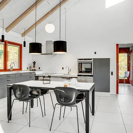 2 Bedroom Lovely In