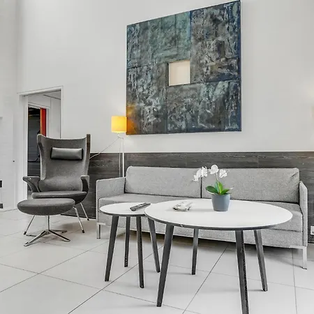 2 Bedroom Lovely In *